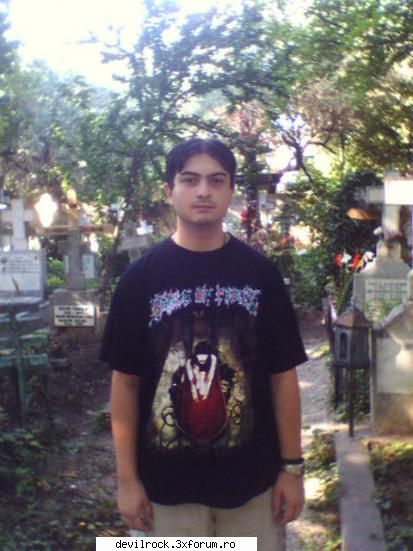 numele meu este ciprian. genul meu de muzica preferat este black metal. pentru mai multe puteti